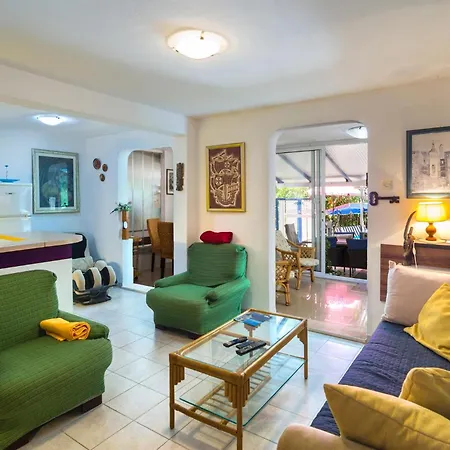3 Bedroom Amazing Home In Sucuraj Holiday home Sucuraj