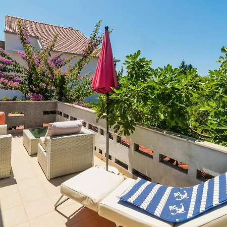 3 Bedroom Amazing Home In Sucuraj *